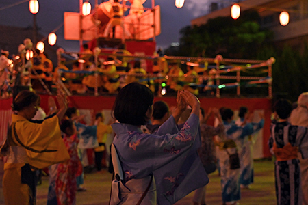 写真：浴衣を着た方